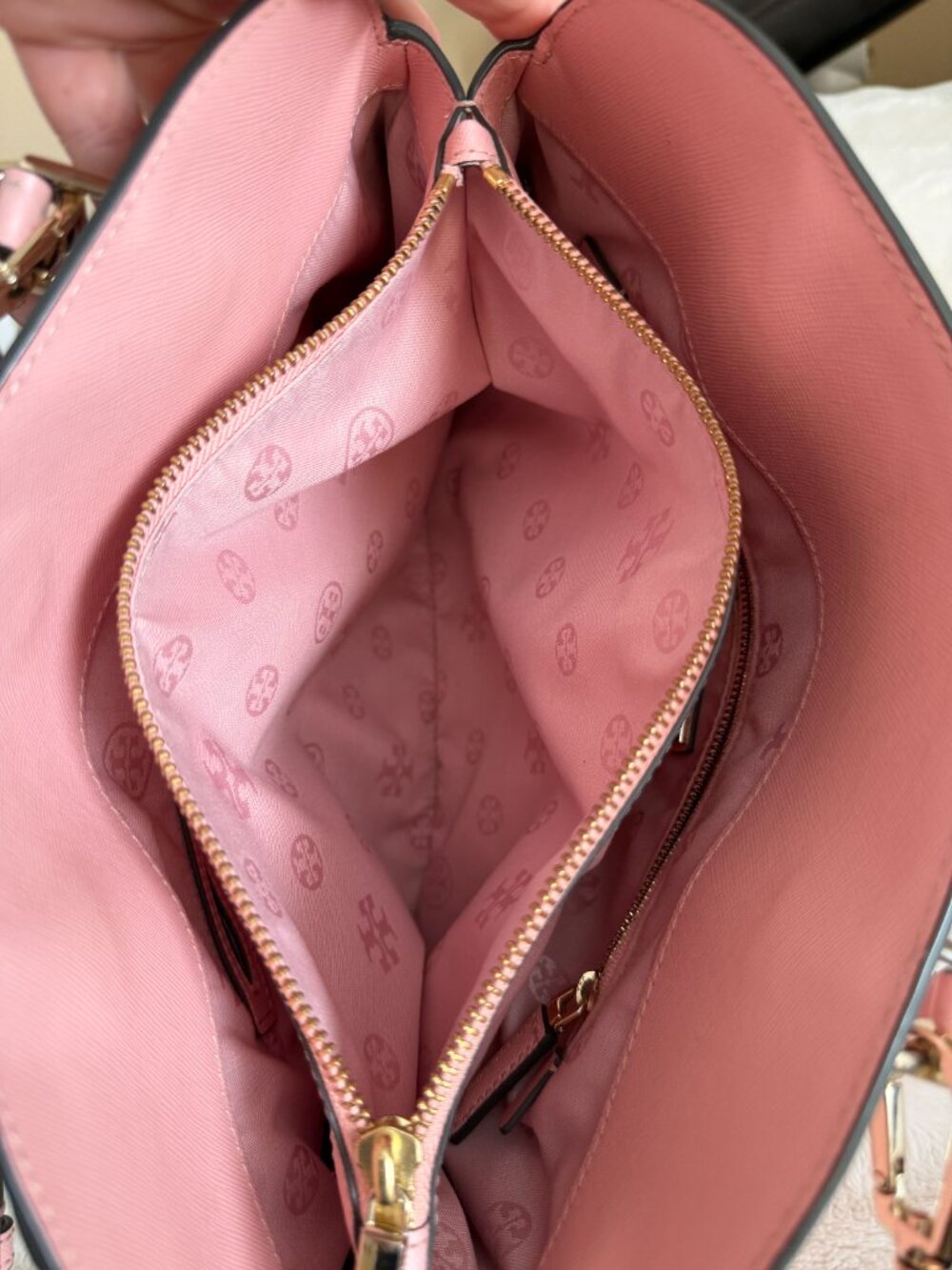 Tory Burch Robinson Open Dome Pink Leather Satchel Bag - Picture 15 of 16